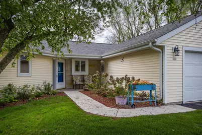 412 Lawn Street, Cambridge, WI 53523 - Photo 3