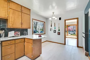 7010 Franklin Ave, Middleton, WI 53562 - Photo 17