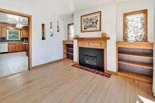 7010 Franklin Ave, Middleton, WI 53562 - Photo 9