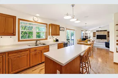 8321 Dolomite Lane, Madison, WI 53719 - Photo 9