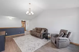 118 Campion Dr, Janesville, WI 53536 - Photo 9