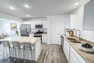 307 Alberts Dr, Belleville, WI 53508 - Photo 5