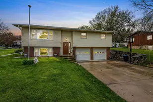 103 Moorland Dr, Markesan, WI 53946 - Photo 3