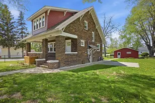 601 Vine St, Wisconsin Dells, WI 53965 - Photo 3