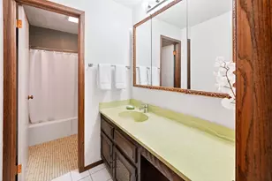 6403 Bridge Rd, Madison, WI 53713 - Photo 27