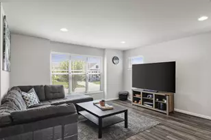 868 Tamarack Ln, Sun Prairie, WI 53590 - Photo 7