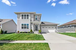 868 Tamarack Ln, Sun Prairie, WI 53590 - Photo 1