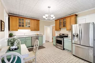 2703 Thinnes St, Cross Plains, WI 53528 - Photo 9