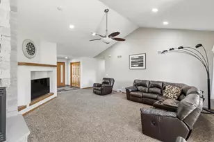116 Sandy Ct, Mount Horeb, WI 53572 - Photo 15