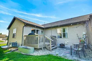 806 Longwood Dr, Oregon, WI 53575 - Photo 3