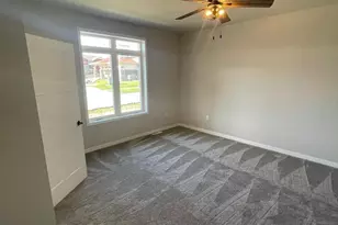 827 Vineyard Dr, Cambridge, WI 53523 - Photo 23