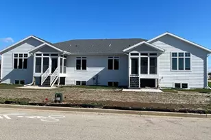 827 Vineyard Dr, Cambridge, WI 53523 - Photo 5