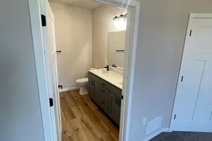 827 Vineyard Dr, Cambridge, WI 53523 - Photo 25
