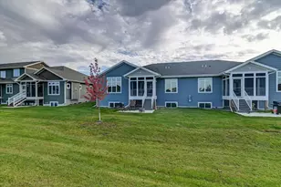 825 Vineyard Dr, Cambridge, WI 53523 - Photo 5