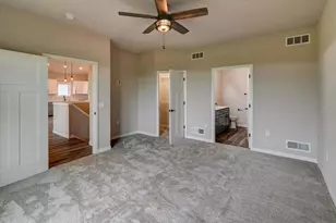 825 Vineyard Dr, Cambridge, WI 53523 - Photo 23