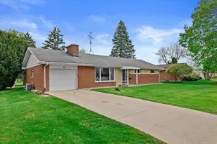 211 Prairie Ave, Lake Mills, WI 53551 - Photo 33