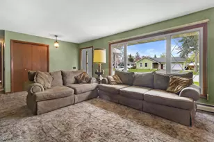 211 Prairie Ave, Lake Mills, WI 53551 - Photo 9