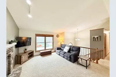 516 Mohawk Trail, DeForest, WI 53532 - Photo 3