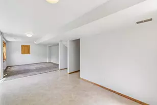 1218 Jasmine Dr, Madison, WI 53719 - Photo 63