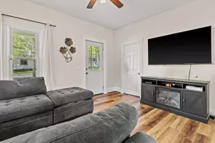 320 Marion St, Portage, WI 53901 - Photo 5
