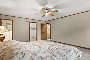 800 Clover Ln, Oregon, WI 53575 - Photo 17