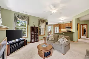 113 Shato Ln, Monona, WI 53716 - Photo 5
