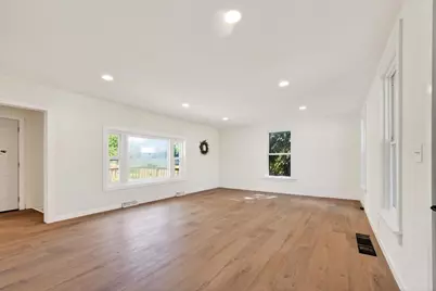 129 Oak Grove Street, Juneau, WI 53039 - Photo 7