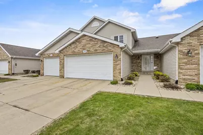 1086 Stonewood Crossing, Sun Prairie, WI 53590 - Photo 3