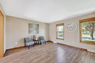 668 Ruxton Ridge Dr, Sun Prairie, WI 53590 - Photo 5