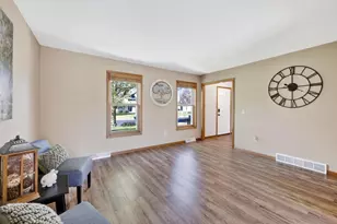 668 Ruxton Ridge Dr, Sun Prairie, WI 53590 - Photo 3