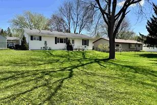 416 Lexington Pkwy, DeForest, WI 53532 - Photo 3