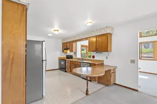 506 Valley Rd, Madison, WI 53714 - Photo 15