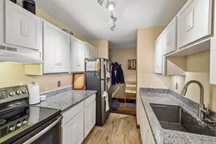 2138 Allen Blvd, Middleton, WI 53562 - Photo 15