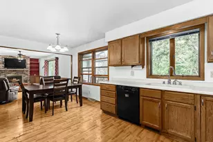 704 Meadow Ct, DeForest, WI 53532 - Photo 9