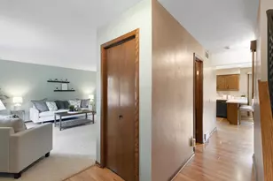 7109 Friendship Ln, Middleton, WI 53562 - Photo 9