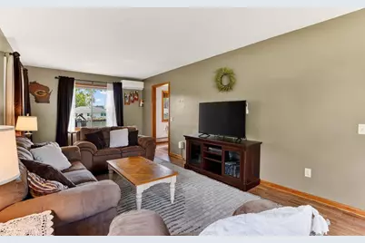 713 Park Avenue, DeForest, WI 53532 - Photo 9