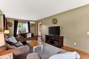 713 Park Ave, DeForest, WI 53532 - Photo 9