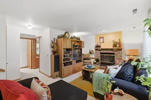 7925 W Oakbrook Cir, Madison, WI 53717 - Photo 23