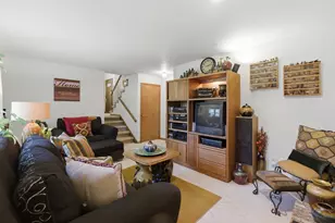 7925 W Oakbrook Cir, Madison, WI 53717 - Photo 13