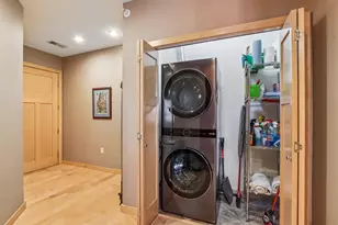 808 Williamson St, Madison, WI 53703 - Photo 19