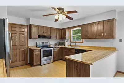 5737 Williamsburg Way, Fitchburg, WI 53719 - Photo 3
