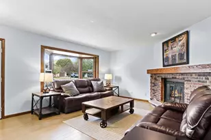 5737 Williamsburg Way, Fitchburg, WI 53719 - Photo 7