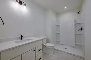 105 E Lakeview Ave, Madison, WI 53716 - Photo 29