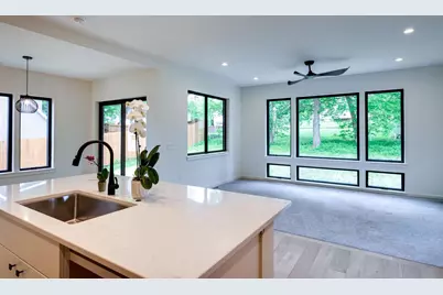 105 E Lakeview Avenue, Madison, WI 53716 - Photo 15