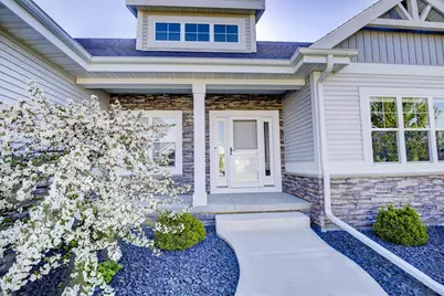 802 Ronald Overlook, Waunakee, WI 53597 - Photo 3