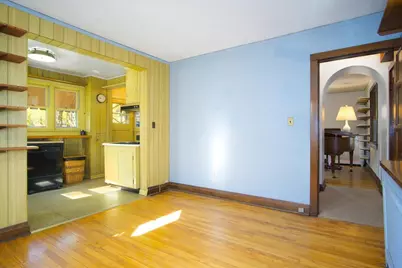 2303 Chamberlain Avenue, Madison, WI 53726 - Photo 9