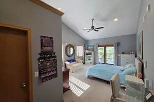 125 Meadow Ridge Ln, Madison, WI 53704 - Photo 9