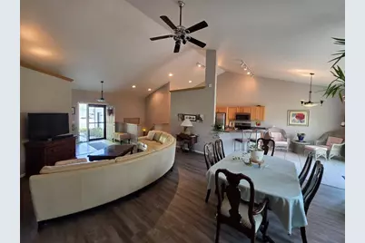 125 Meadow Ridge Lane, Madison, WI 53704 - Photo 5