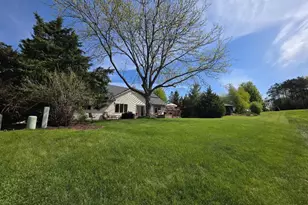 125 Meadow Ridge Ln, Madison, WI 53704 - Photo 43