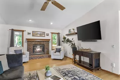 1357 Broadway Drive, Sun Prairie, WI 53590 - Photo 5